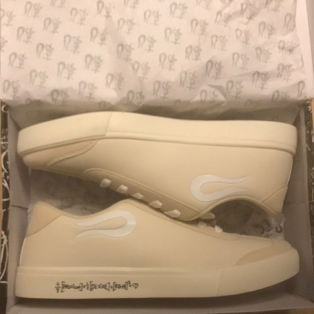 Brand New Fast brand sneakers